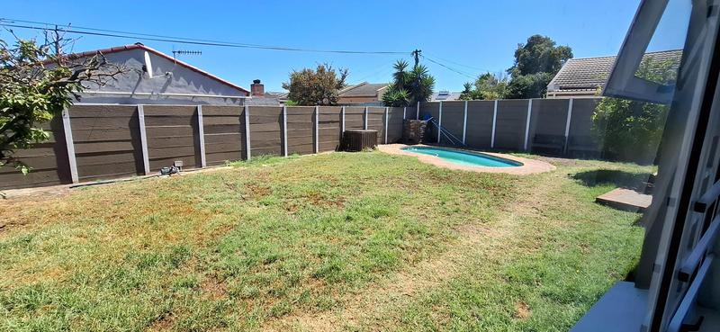 4 Bedroom Property for Sale in Bothasig Western Cape